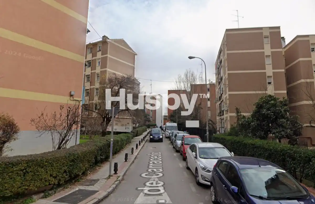 Vista exterior de Pis en venda en Latina