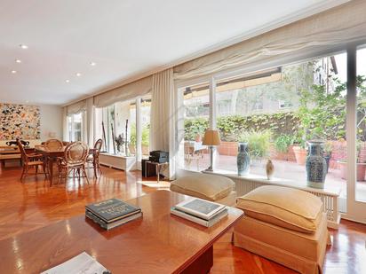 Living room of Planta baja for sale in  Barcelona Capital  with Air Conditioner, Heating and Terrace