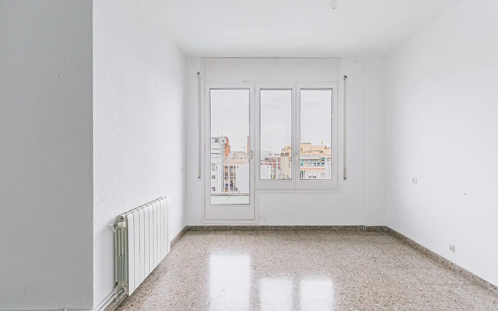 Habitación de Ático en venta en Barcelona con Calefacción y Terraza