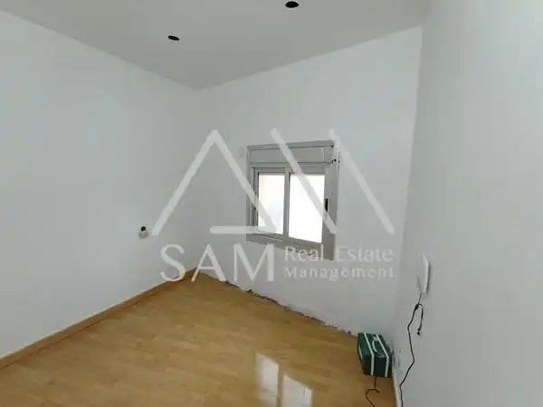 Planta baja en venta en Nou Barris