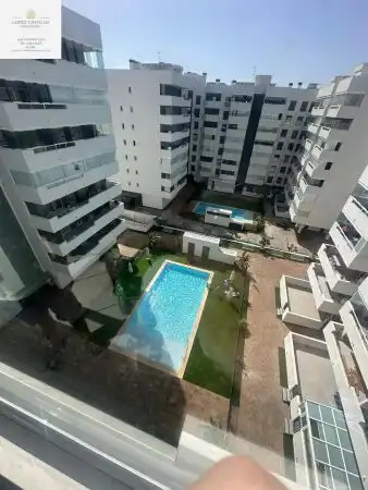 Piscina de Piso de alquiler en Elche / Elx con Aire acondicionado, Piscina y Amueblado