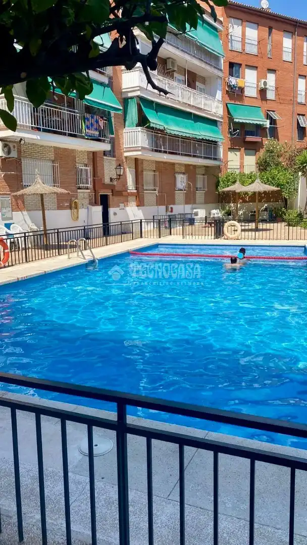 Schwimmbecken von Wohnung zum Verkauf in Madrid mit Klimaanlage, Heizung und Terrasse