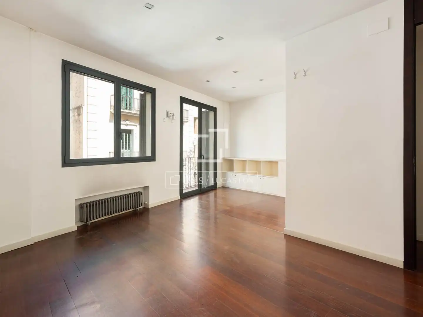 Exterior view of Houses for sale in Barcelona  with Air Conditioner, Terrace and Storage room