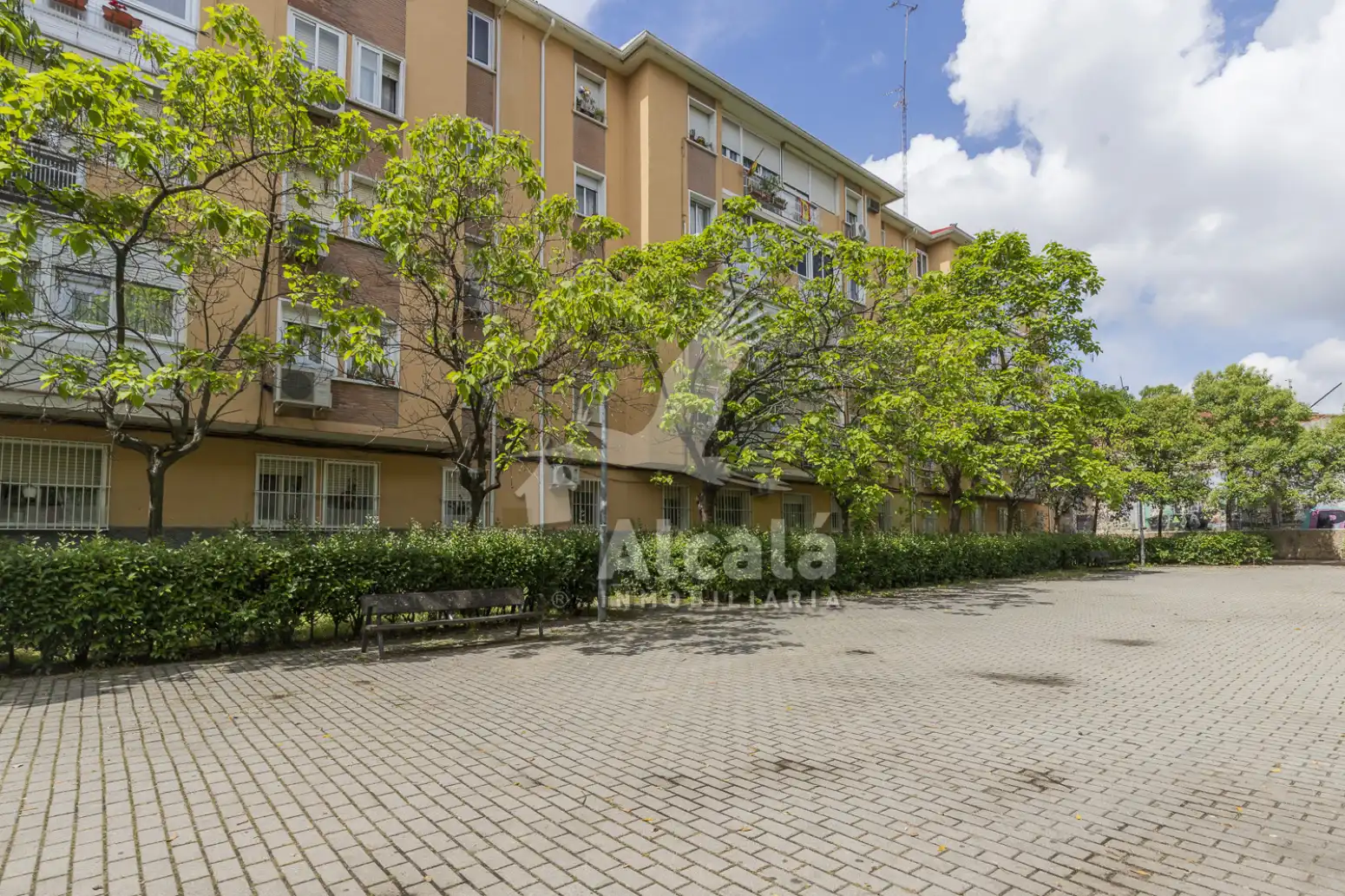 Exterior view of Flat for sale in Alcalá de Henares  with Heating and Storage room