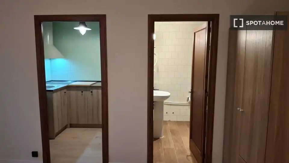 Baño de Piso para compartir en  Palma de Mallorca con Aire acondicionado, Calefacción y Amueblado