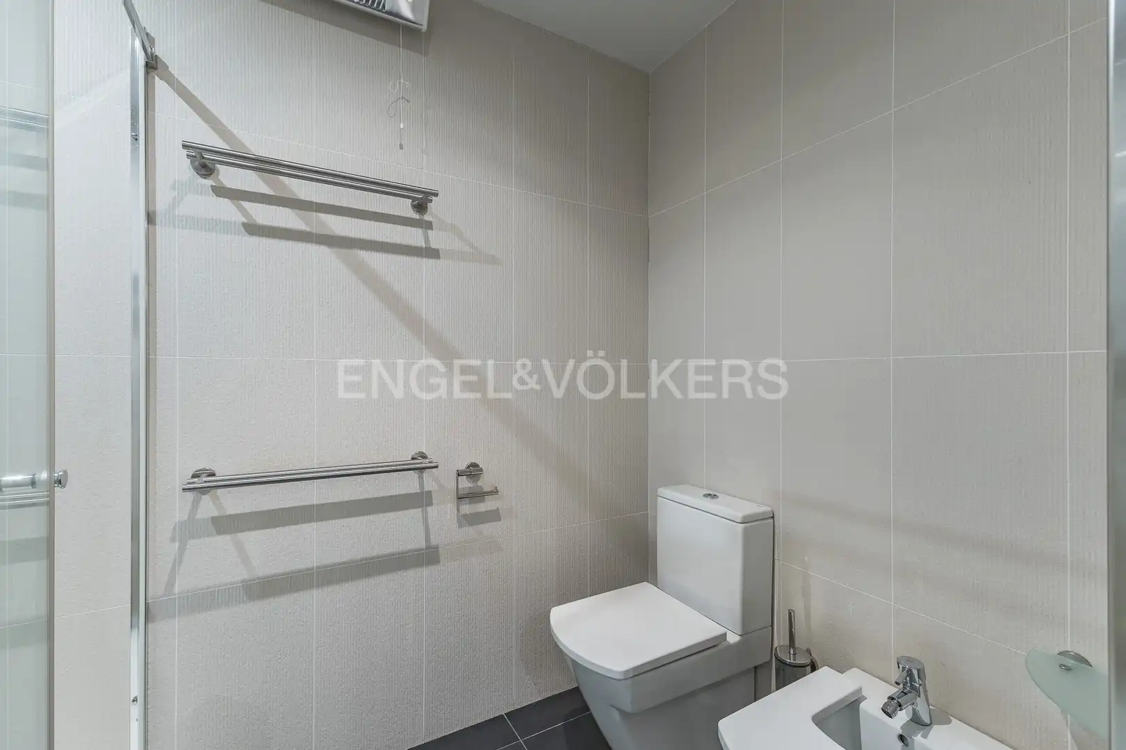 Bathroom of Duplexes for sale in Sitges  with Air Conditioner, Heating and Parquet flooring