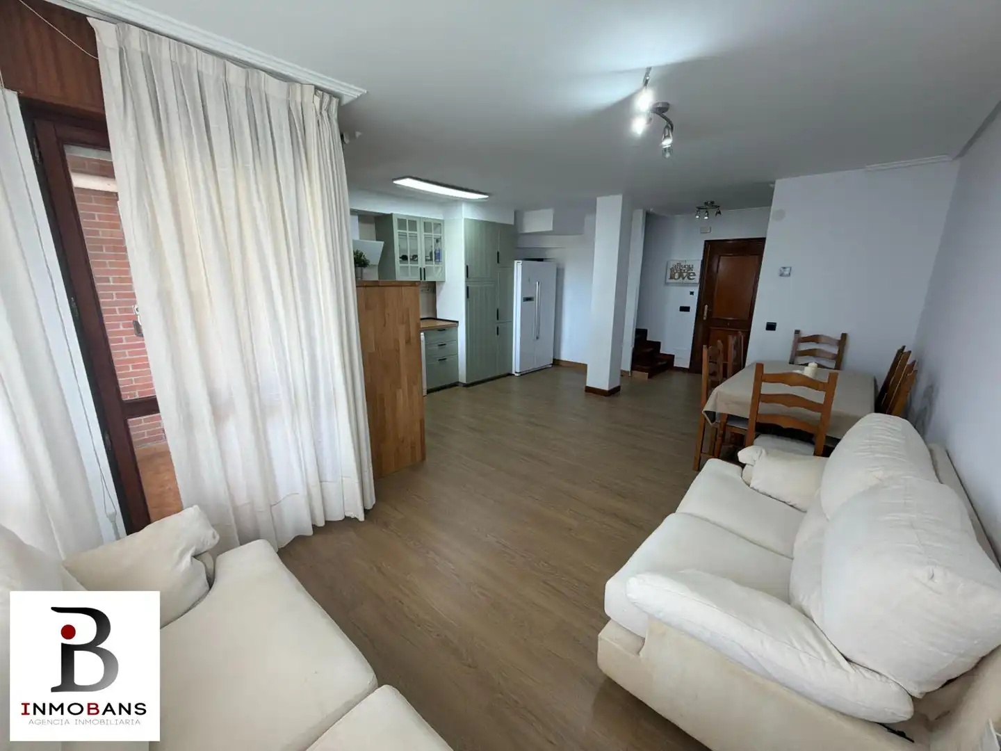 Sala de estar de Ático en venta en Santoña con Calefacción y Balcón