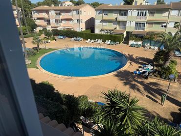 Flat with pool for sale in N/A