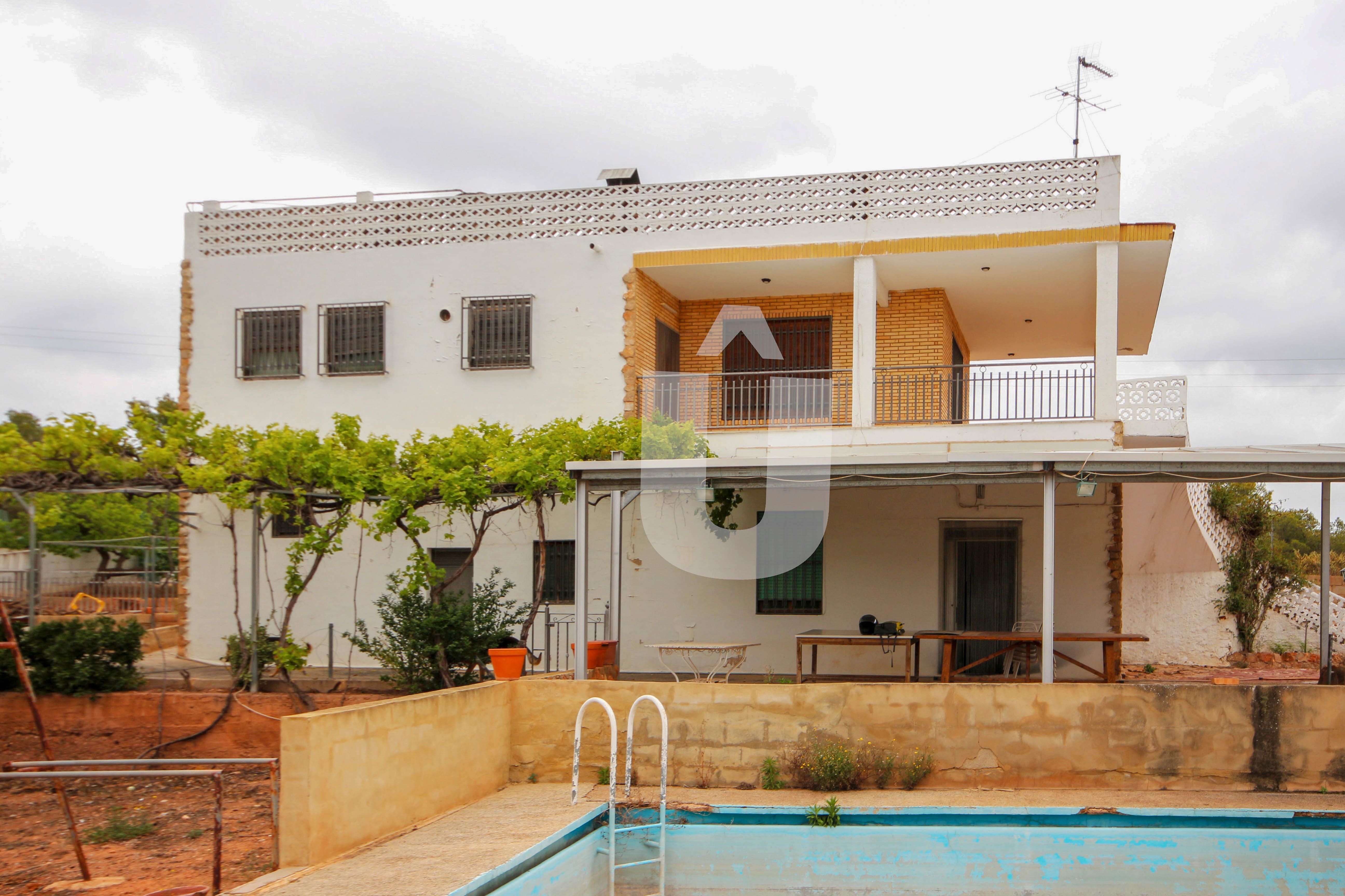 Exterior view of House or chalet for sale in El Puig de Santa Maria  with Terrace, Storage room and Swimming Pool