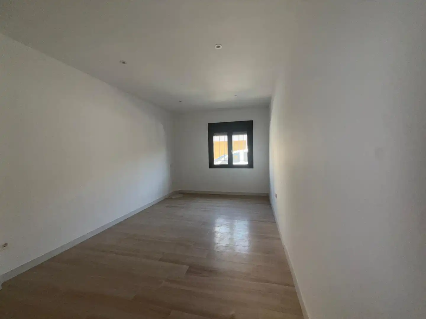 Dormitori de Planta baixa en venda en Tomelloso amb Aire condicionat, Calefacció i Jardí privat