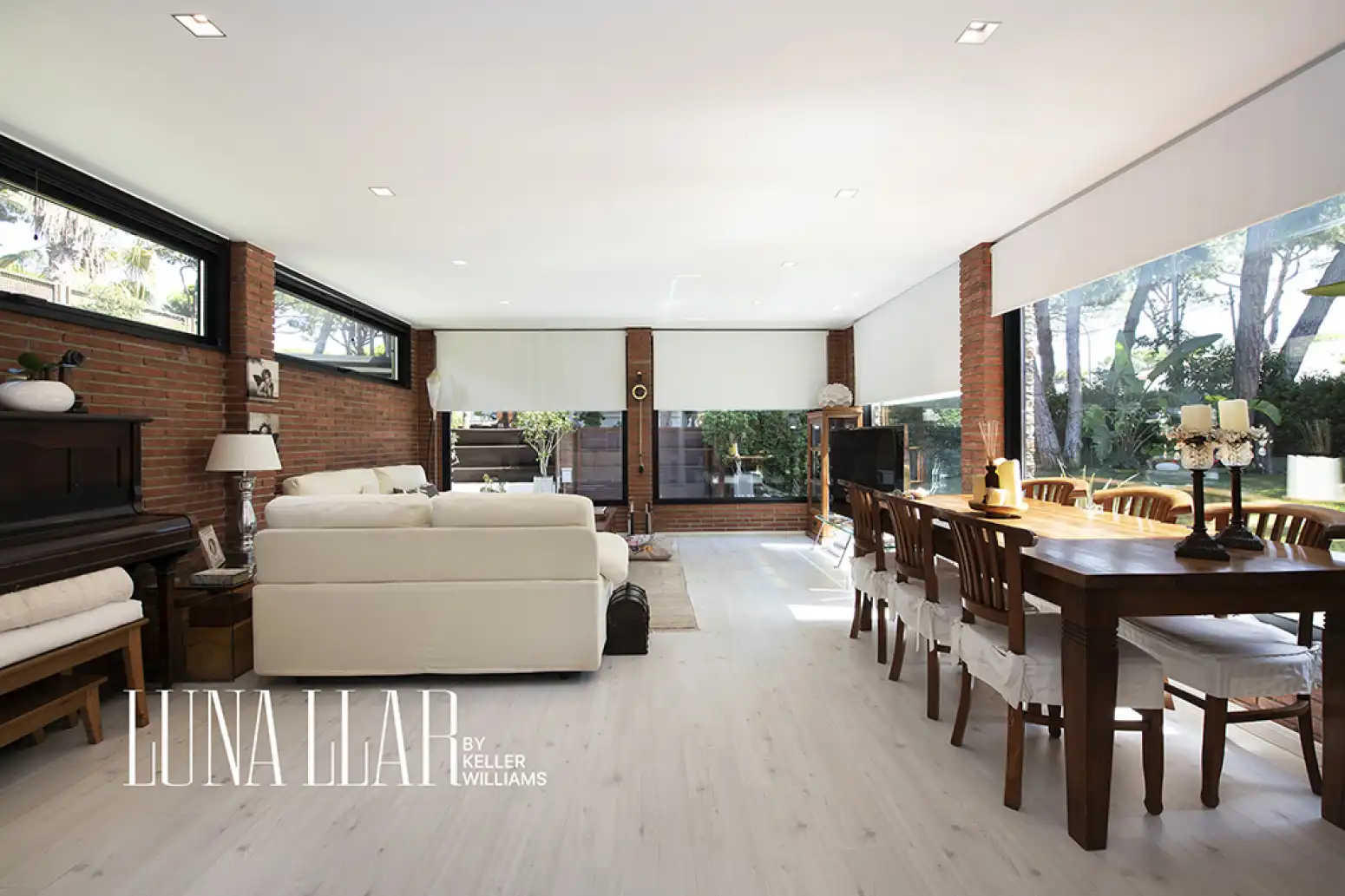 Living room of Houses for sale in Castelldefels  with Swimming Pool