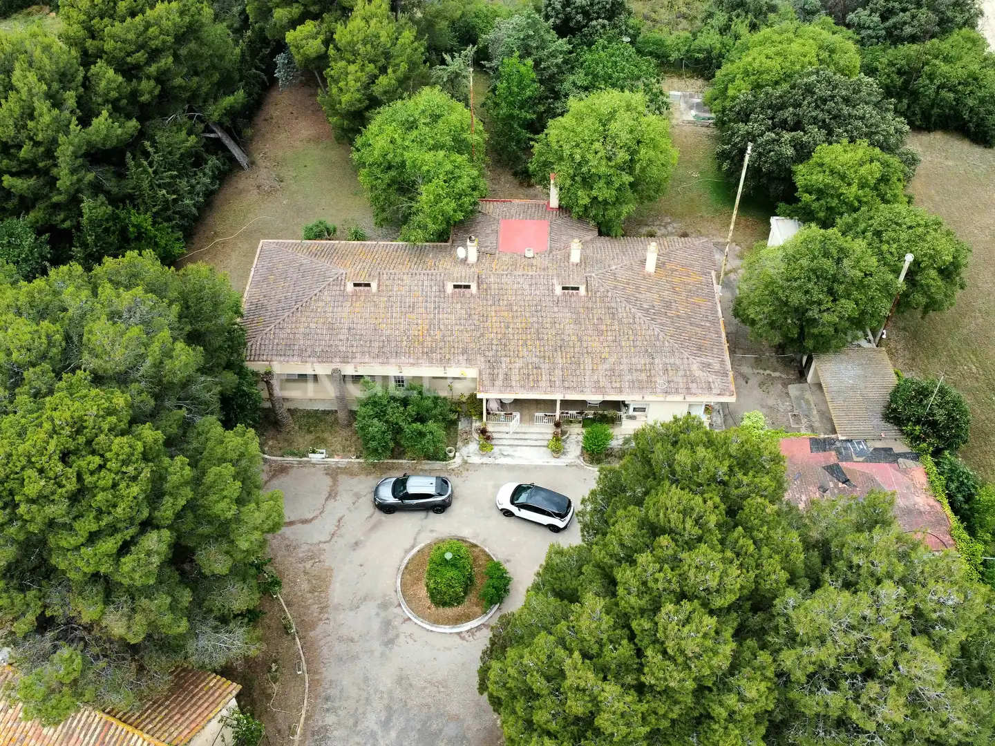 Vista exterior de Finca rústica en venda en Banyeres del Penedès amb Aire condicionat, Calefacció i Jardí privat