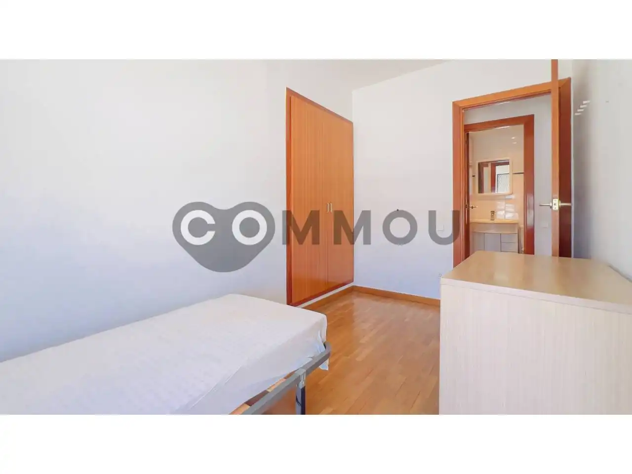 Habitación de Piso en venta en Vic con Calefacción, Parquet y Terraza