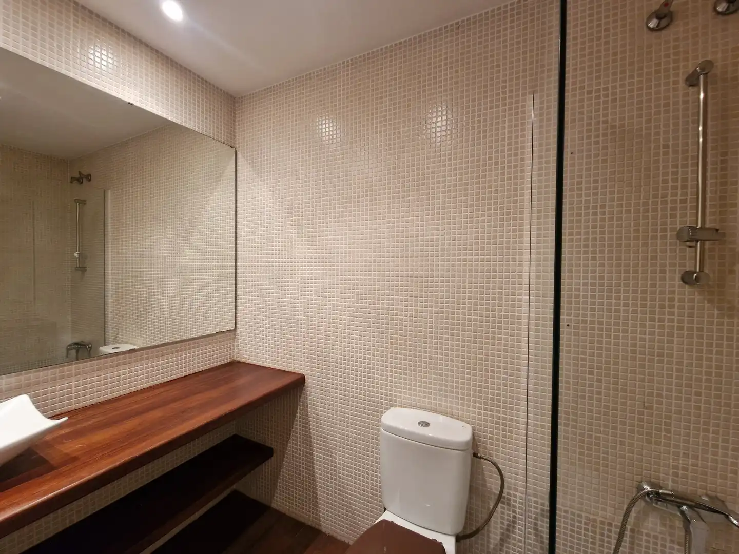 Bathroom of Ground floor for sale in Girona  with Air Conditioner, Heating and Terrace