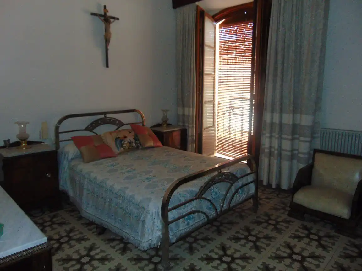 Dormitori de Casa o xalet en venda en Valdepeñas amb Calefacció, Terrassa i Traster