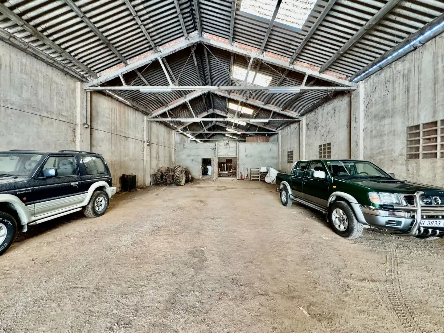 Parkplatz von Fabrikhallen zur Miete in Sant Martí de Centelles