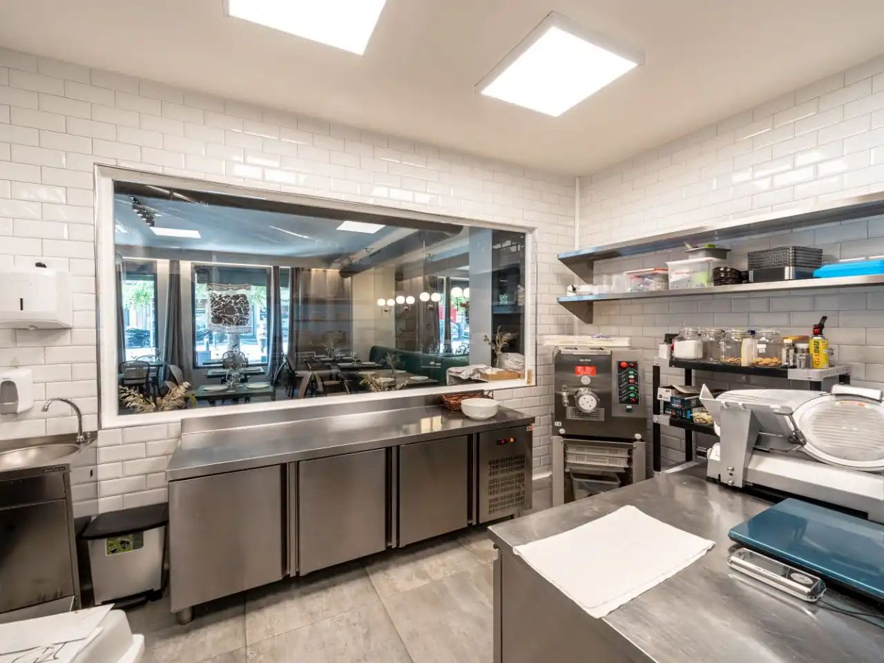 Cocina de Local en traspaso en Madrid con Aire acondicionado, Calefacción y Terraza
