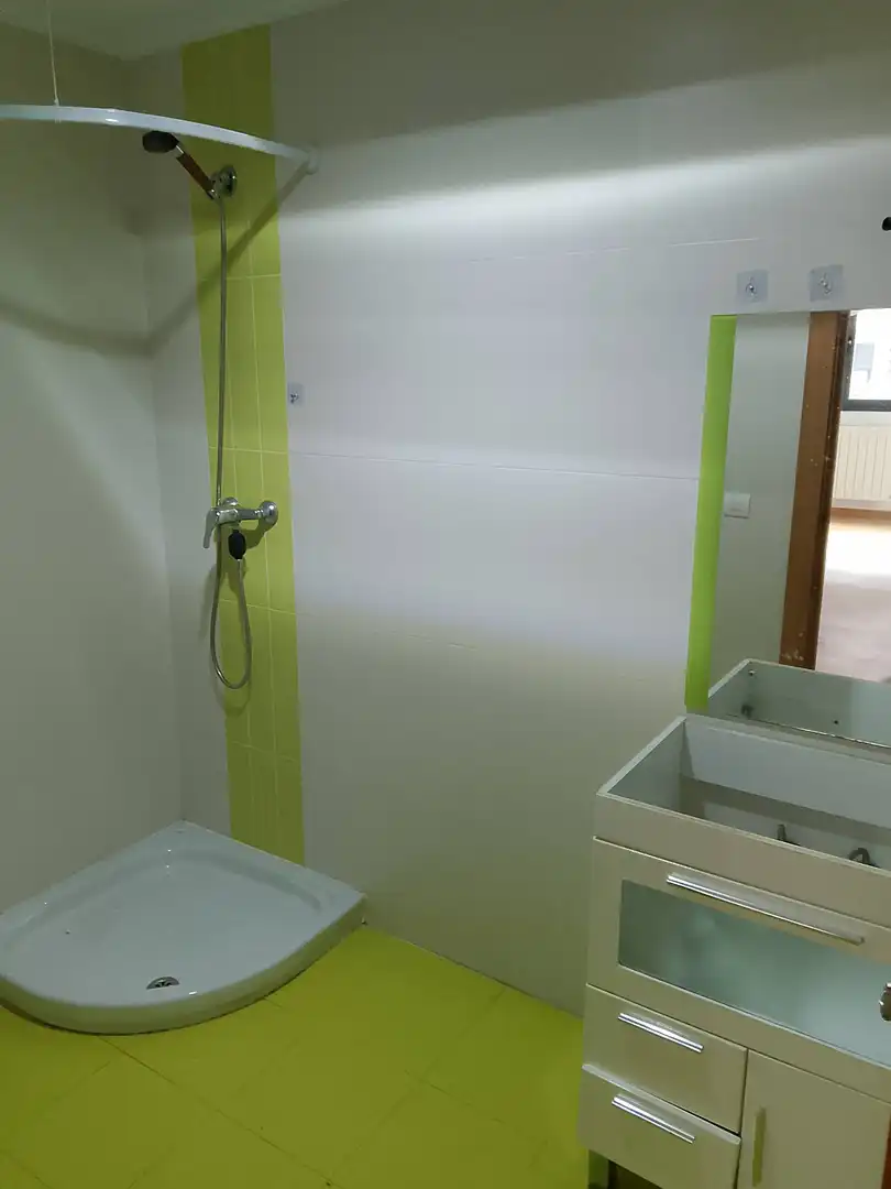 Bathroom of Flat for sale in Albelda de Iregua