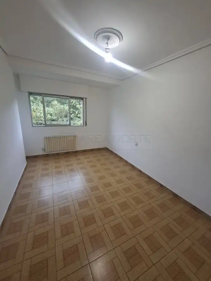 Bedroom of Flat for sale in Sansomendi 