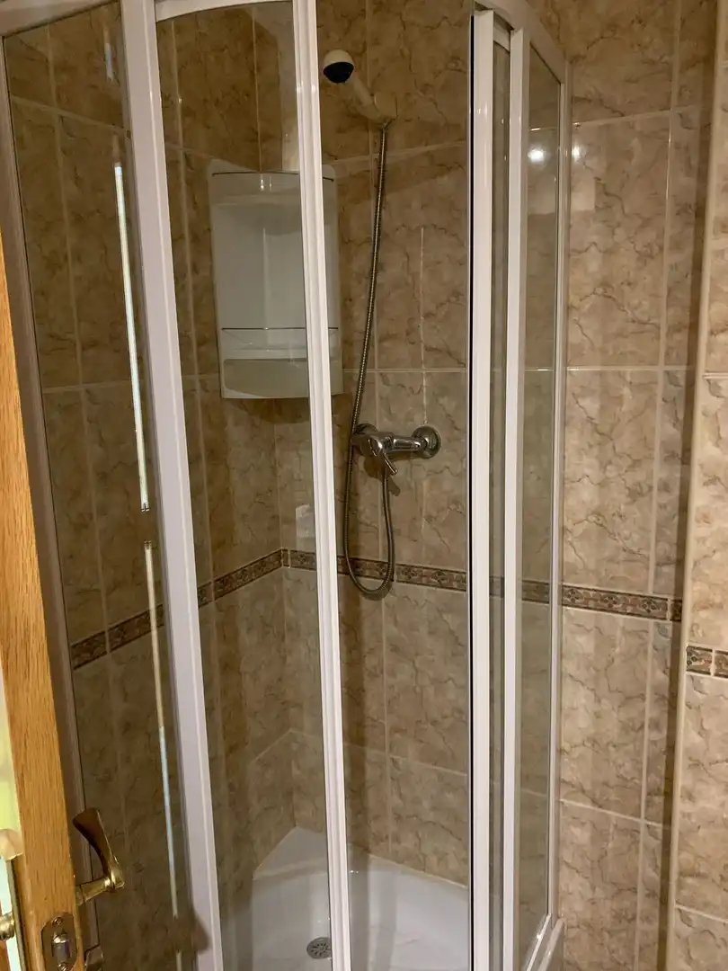 Baño de Dúplex de alquiler en Cáceres con Calefacción