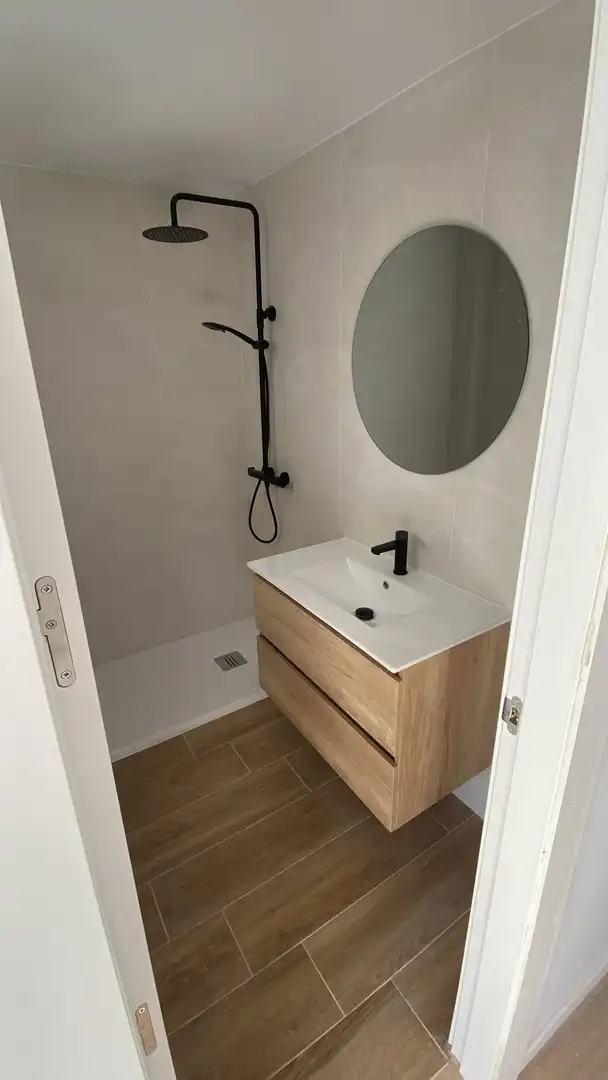 Badezimmer von Wohnungen zum Verkauf in Benalmádena mit Klimaanlage, Heizung und Terrasse