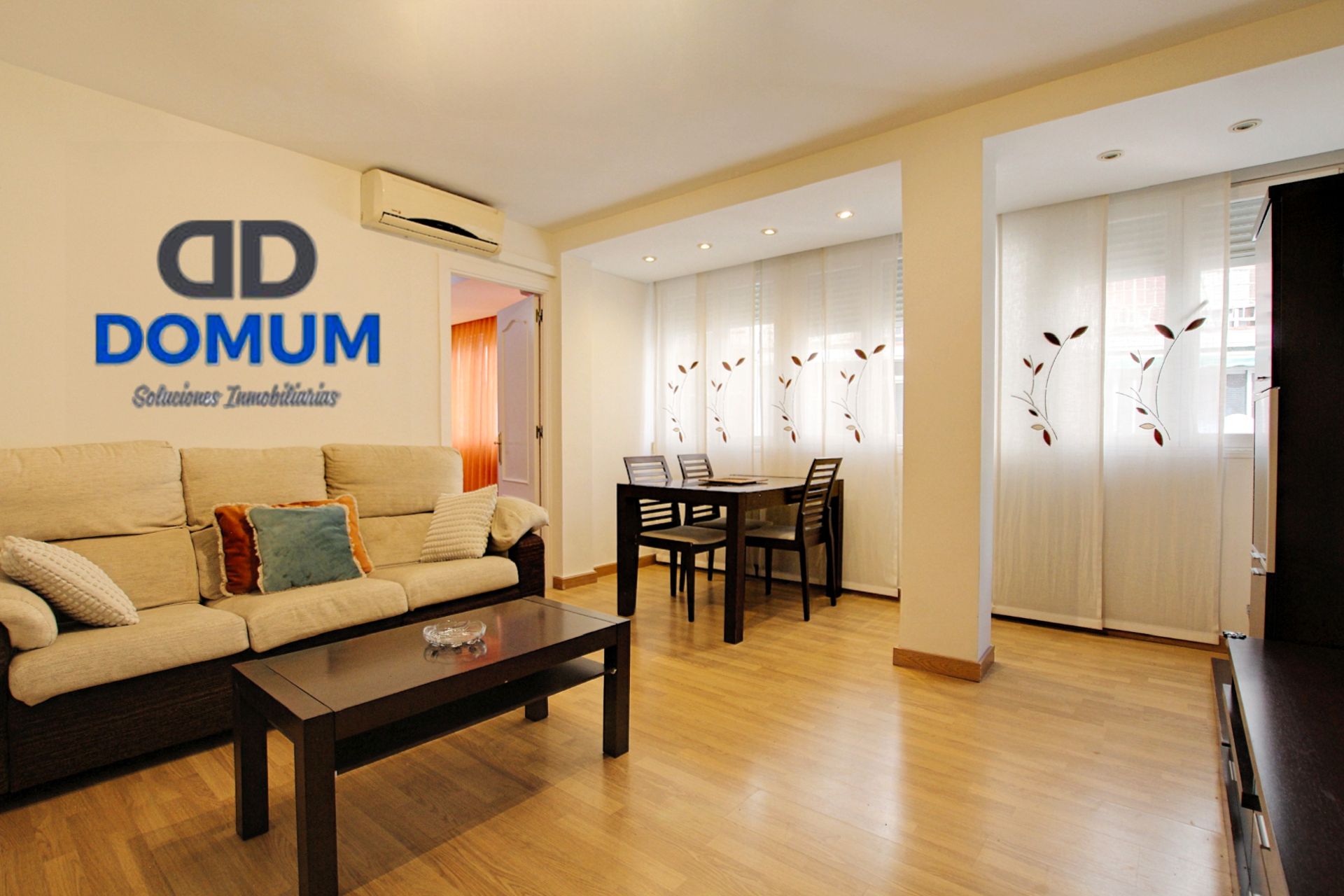 Living room of Flat for sale in Alcalá de Henares  with Air Conditioner and Heating
