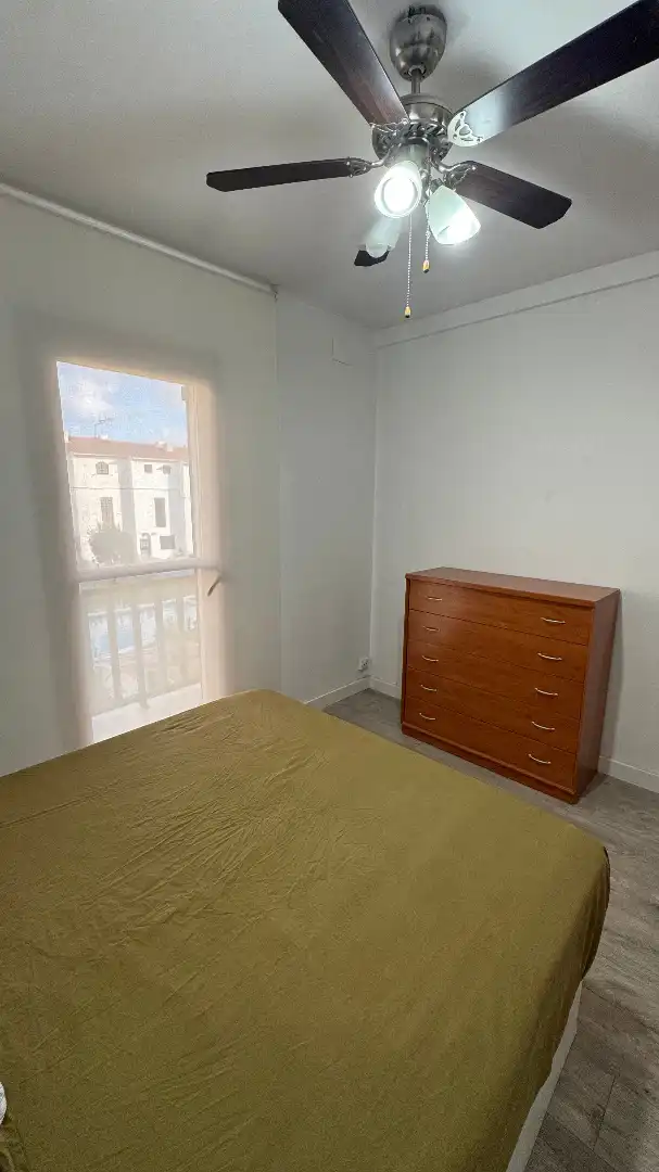 Schlafzimmer von Einfamilien-Reihenhaus zum Verkauf in Torredembarra mit Klimaanlage, Heizung und Privatgarten