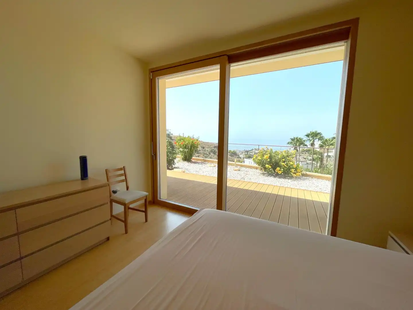 Dormitori de Casa o xalet en venda en Torrox amb Aire condicionat, Jardí privat i Piscina