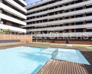 Piscina de Apartament en venda en Vilanova i la Geltrú amb Aire condicionat, Calefacció i Parquet