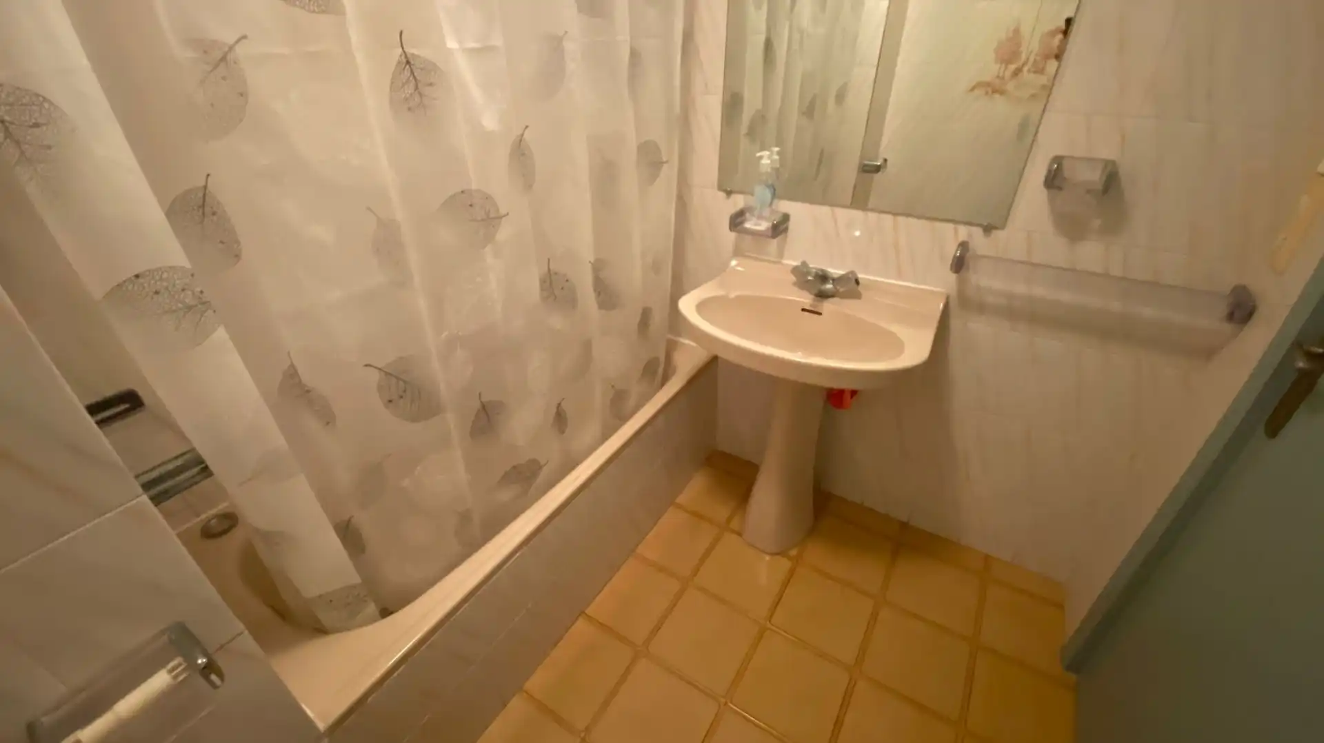 Bany de Apartament en venda en Benicasim / Benicàssim amb Jardí privat, Terrassa i Moblat