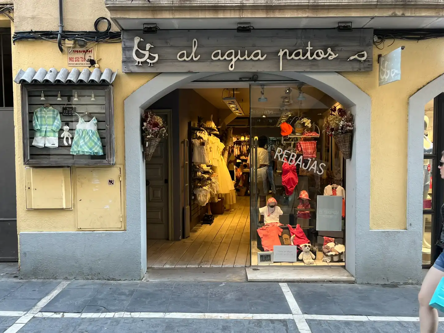 Local comercial en traspàs a Carrer de Santa Maria