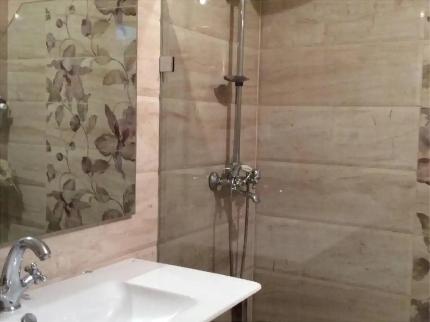 Baño de Piso en venta en Tomares con Aire acondicionado, Piscina y Balcón