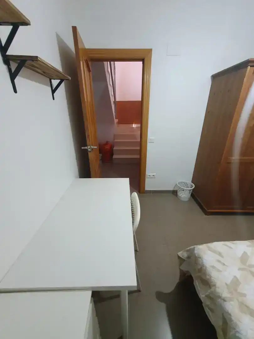 Apartament per a compartir en Tortosa amb Moblat, Forn i Rentadora