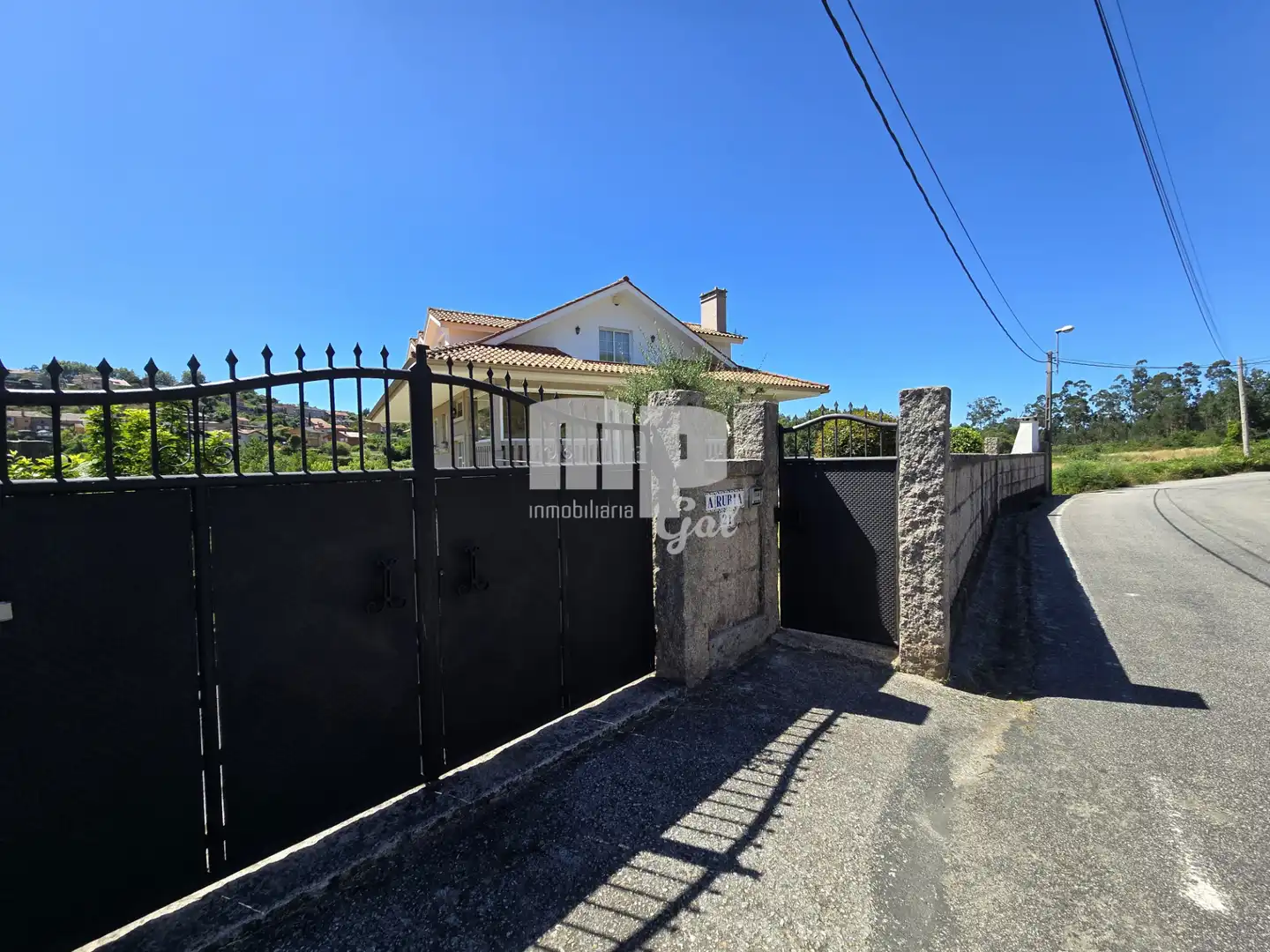 Vista exterior de Casa o chalet en venta en Vigo  con Calefacción, Jardín privado y Terraza