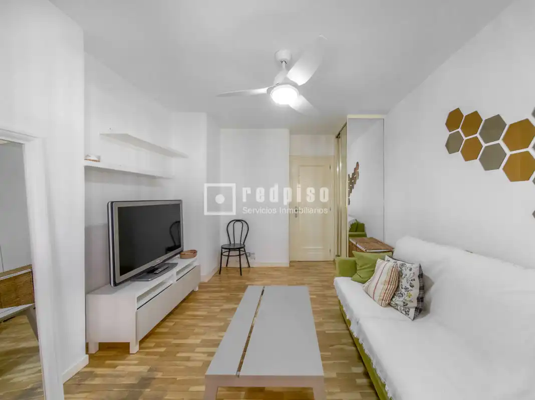 Habitación de Apartamento de alquiler en Madrid con Calefacción, Parquet y Terraza