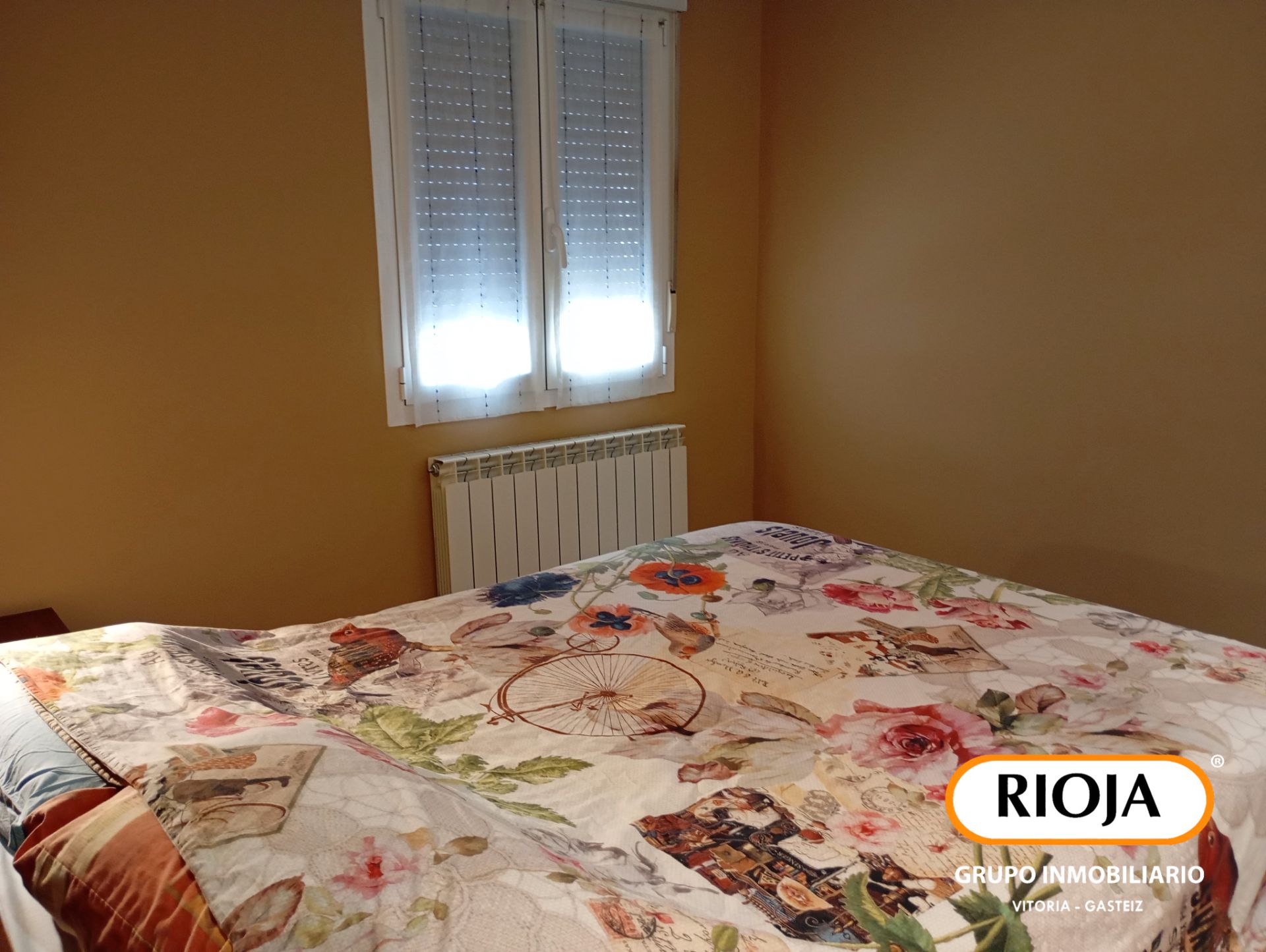 Bedroom of Flat for sale in Vitoria - Gasteiz  with Heating, Storage room and Furnished