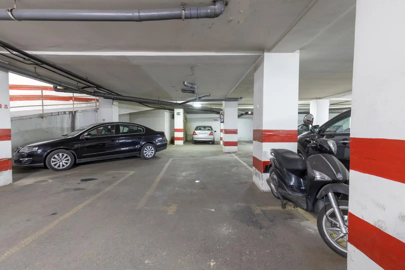 Parkplatz von Wohnung zum Verkauf in Granada mit Heizung, Terrasse und Balkon