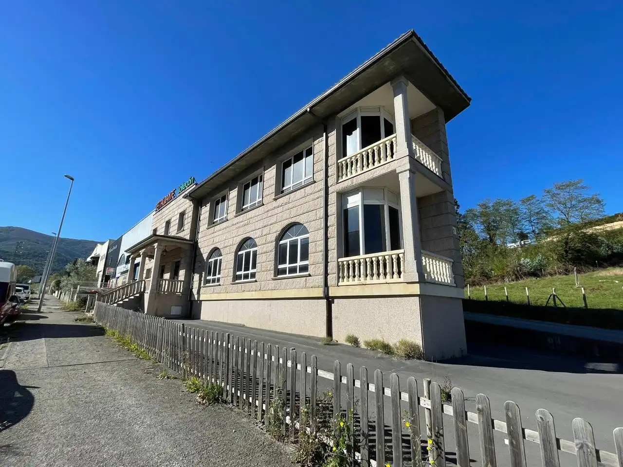 Vista exterior de Piso en venta en Castro-Urdiales con Calefacción
