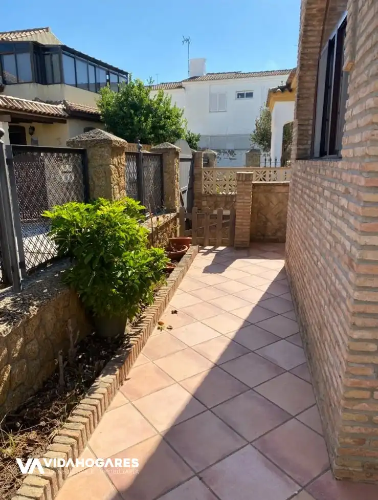 Garden of Houses for sale in Rota