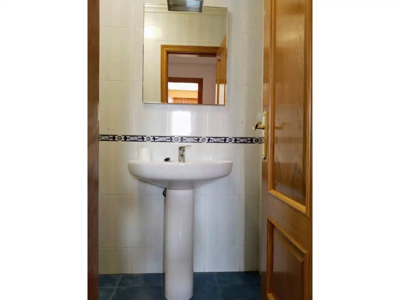 Baño de Piso en venta en Burgos con Calefacción y Amueblado