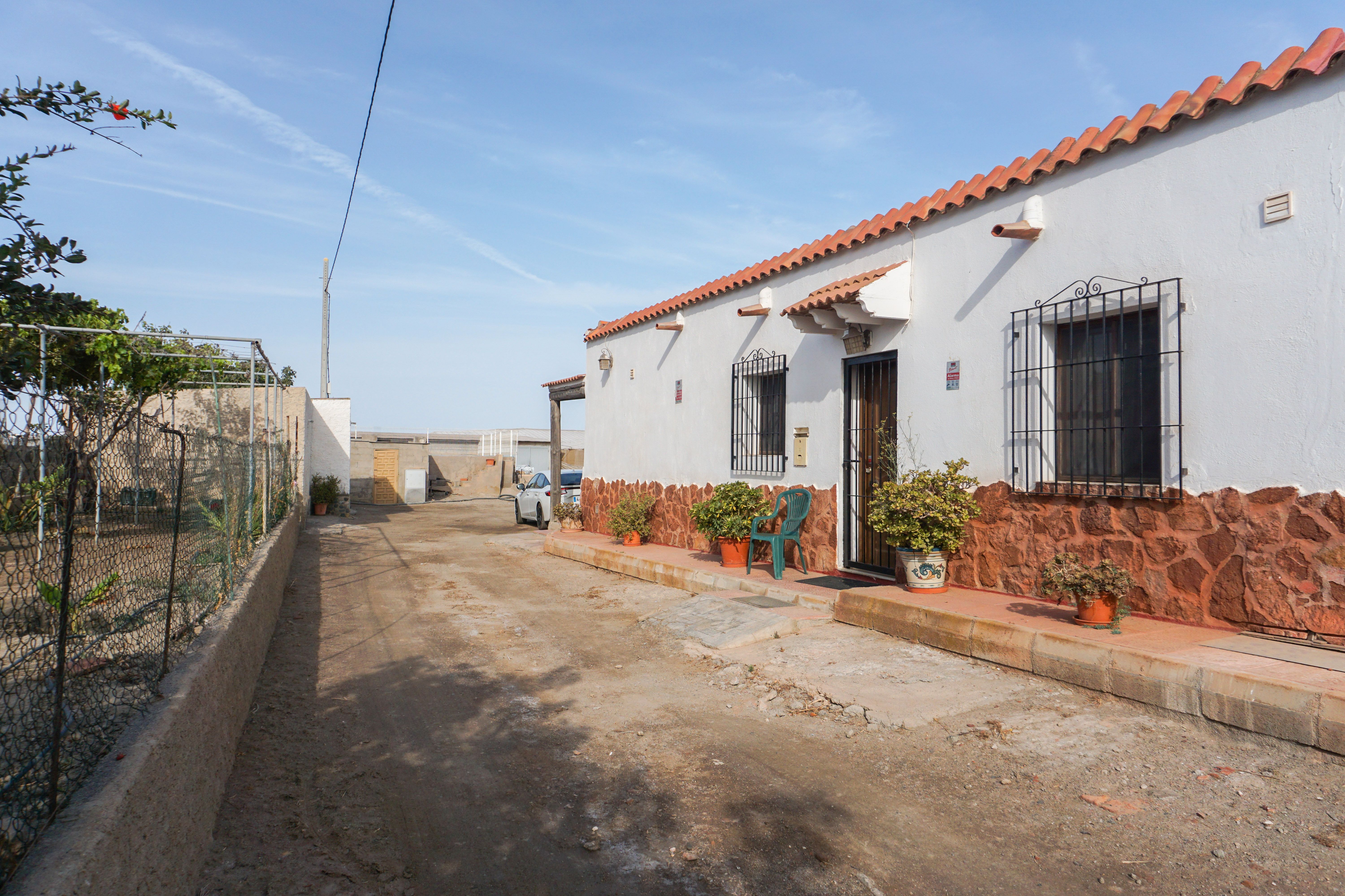 Exterior view of Country house for sale in  Almería Capital  with Private garden and Swimming Pool