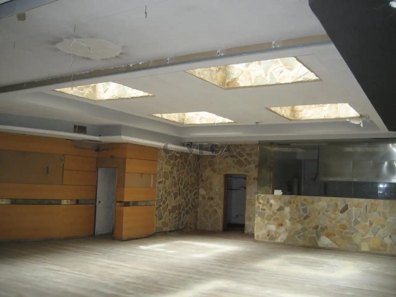Local comercial de lloguer a Independencia 7