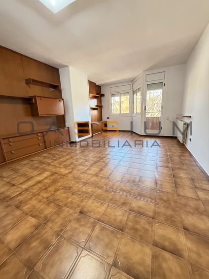 Vista exterior de Piso en venta en Terrassa con Calefacción, Terraza y Horno