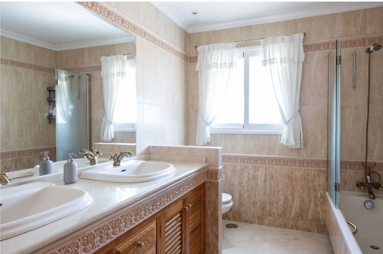 Baño de Casa o chalet en venta en Marbella con Aire acondicionado, Terraza y Trastero
