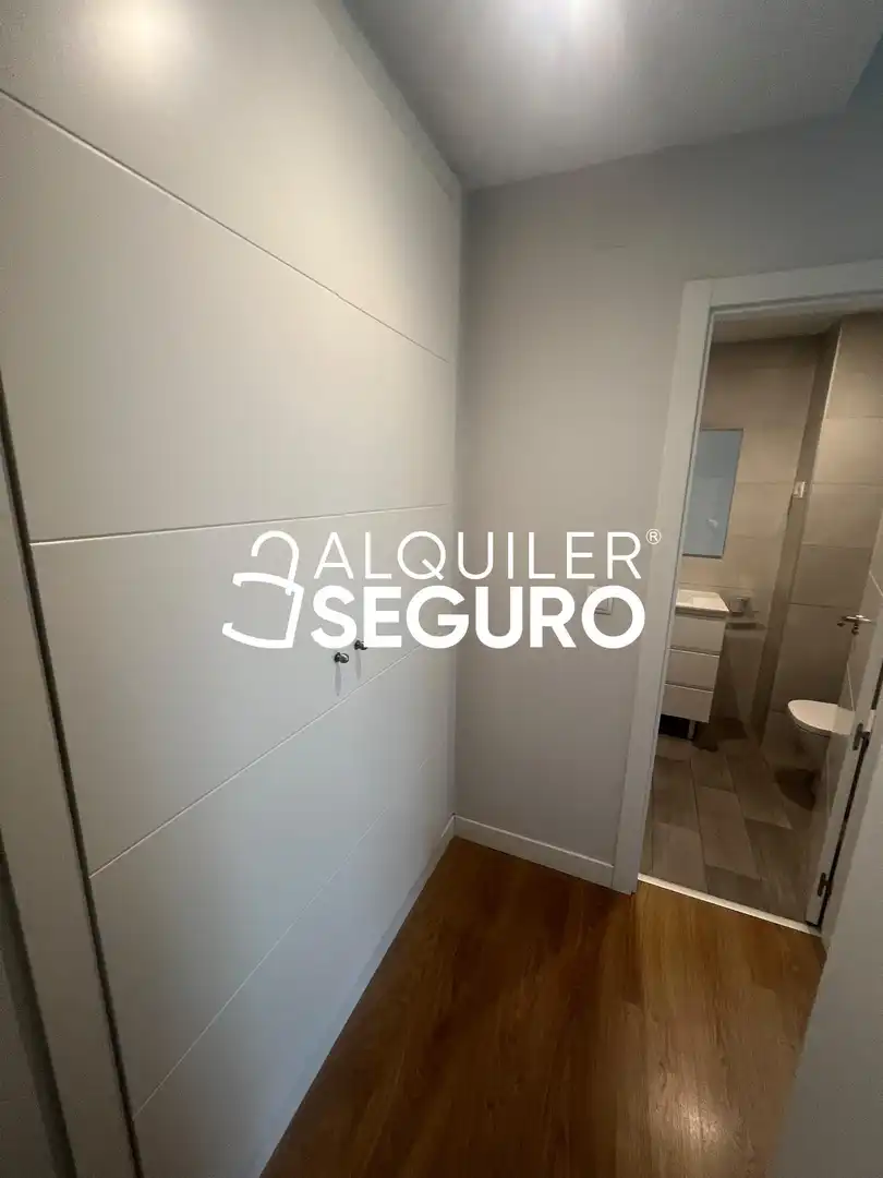 Bedroom of Flat for rent in Madrid  with Air Conditioner and Heating
