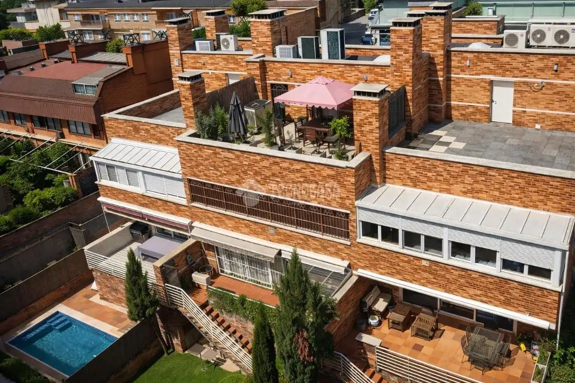 Exterior view of Detached homes for sale in Madrid  with Air Conditioner and Balcony