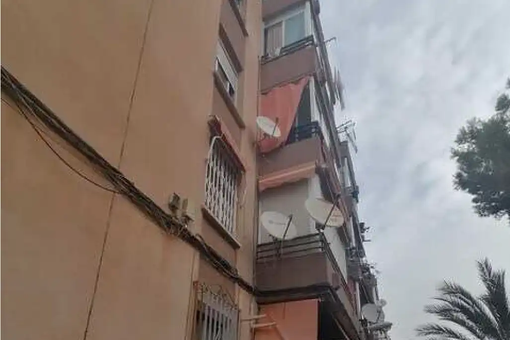 Casa en venda a CL. BENIMANTELL, 8 8