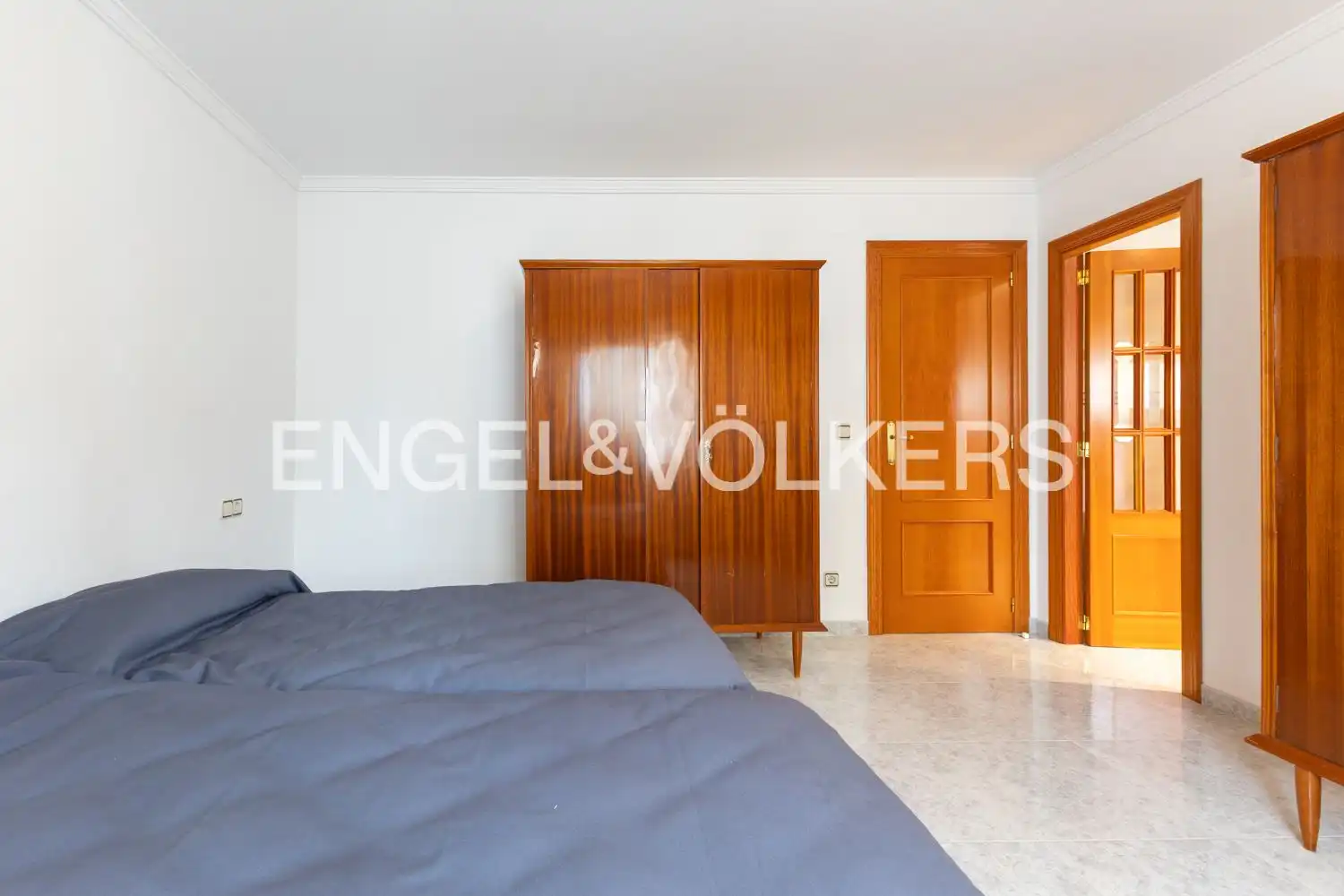 Dormitori de Casa o xalet en venda en Oliva amb Calefacció, Jardí privat i Terrassa