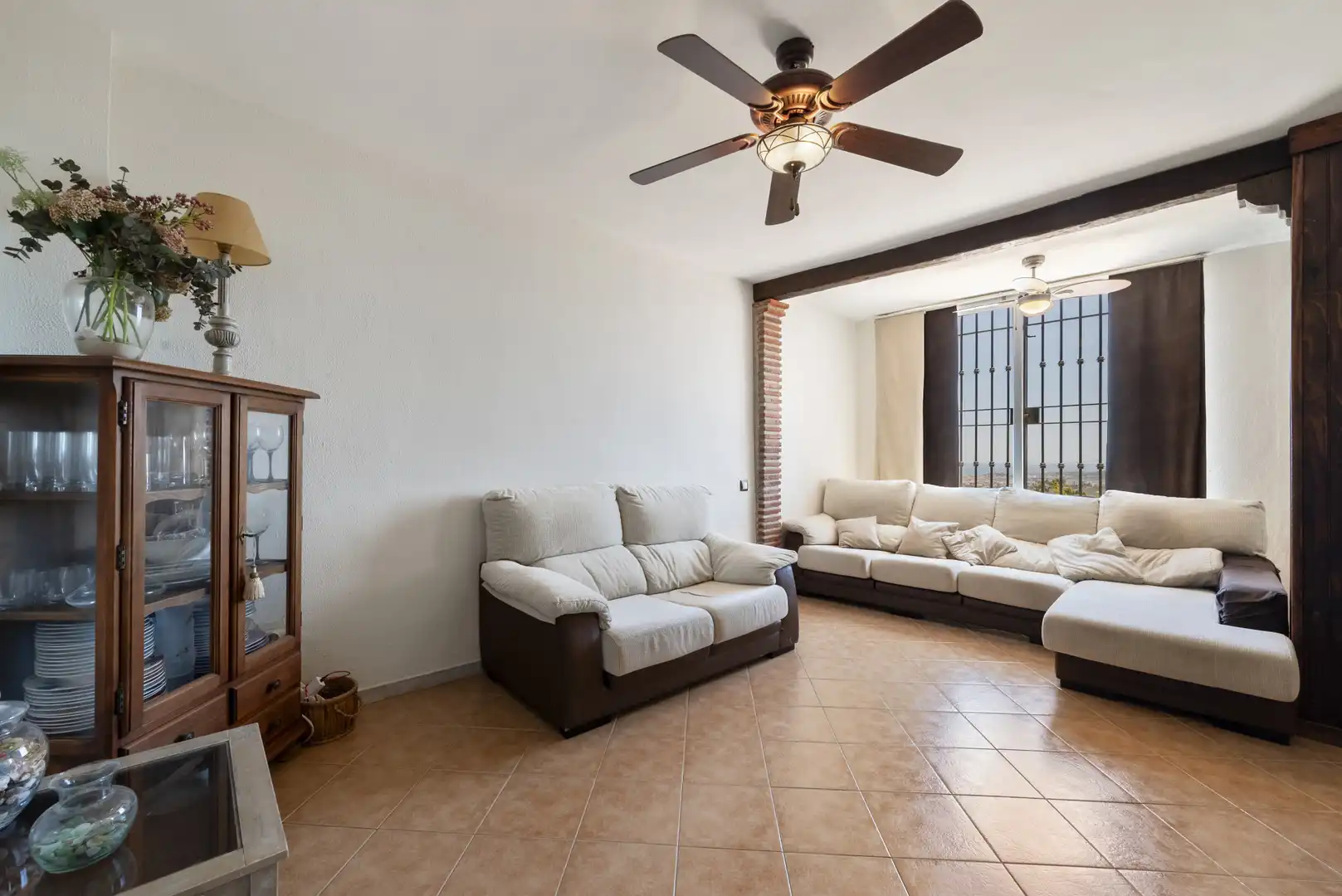 Sala de estar de Casa adosada en venta en Mijas con Aire acondicionado, Jardín privado y Terraza