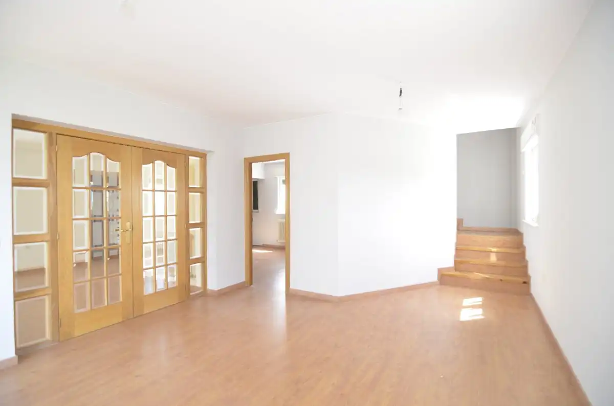Casa o xalet en venda en Calvarrasa de Abajo amb Terrassa, Piscina i Moblat